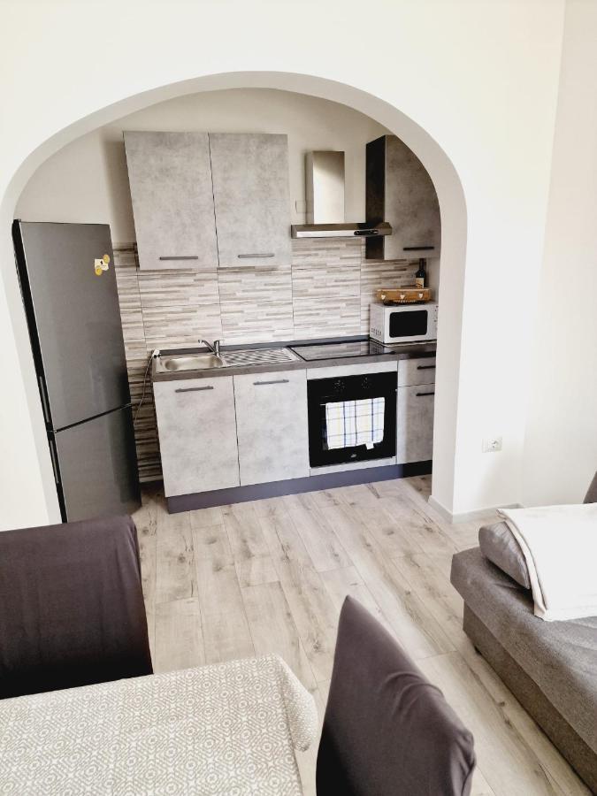 Dani'S House Apartment กาญารี ภายนอก รูปภาพ