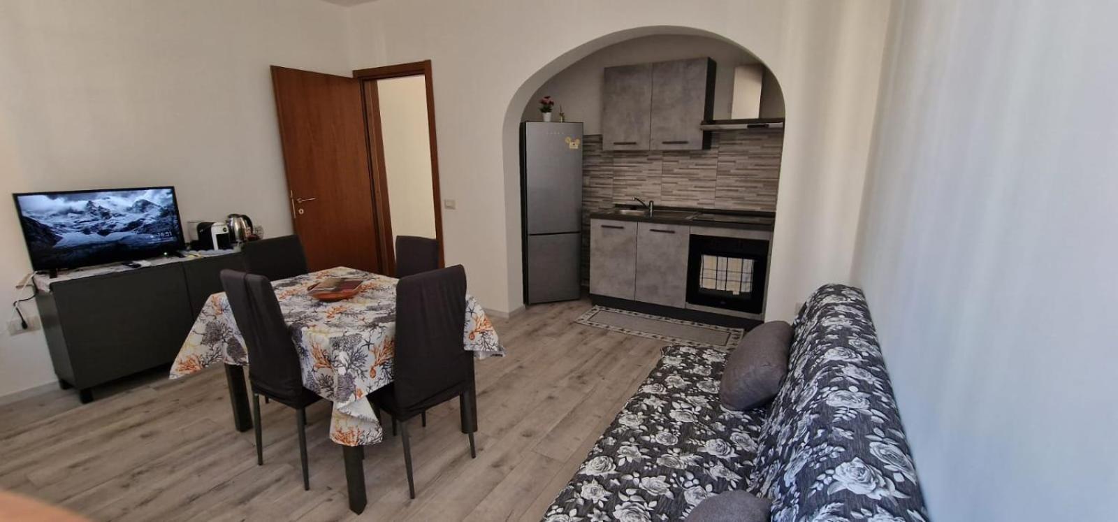 Dani'S House Apartment กาญารี ภายนอก รูปภาพ